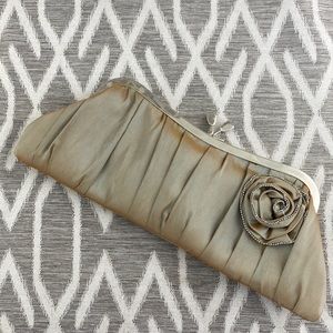 Rosette Clutch Iridescent Fabric Green Base Color Kiss-lock Closure LIKE NEW